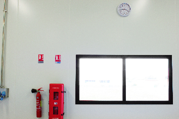 15h48